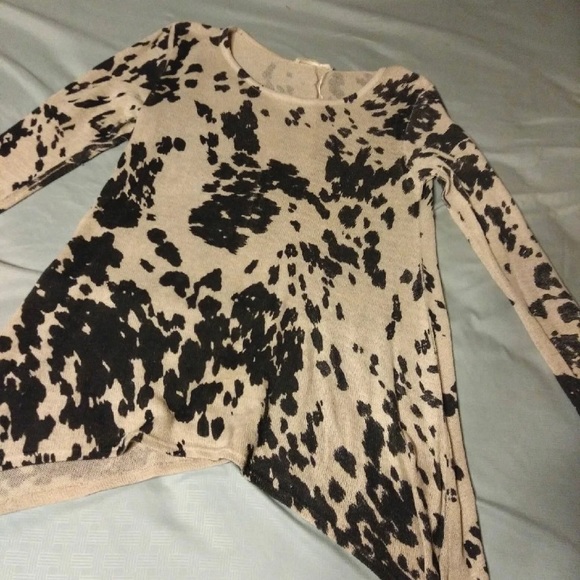 Boutique Cow print top - Picture 3 of 4